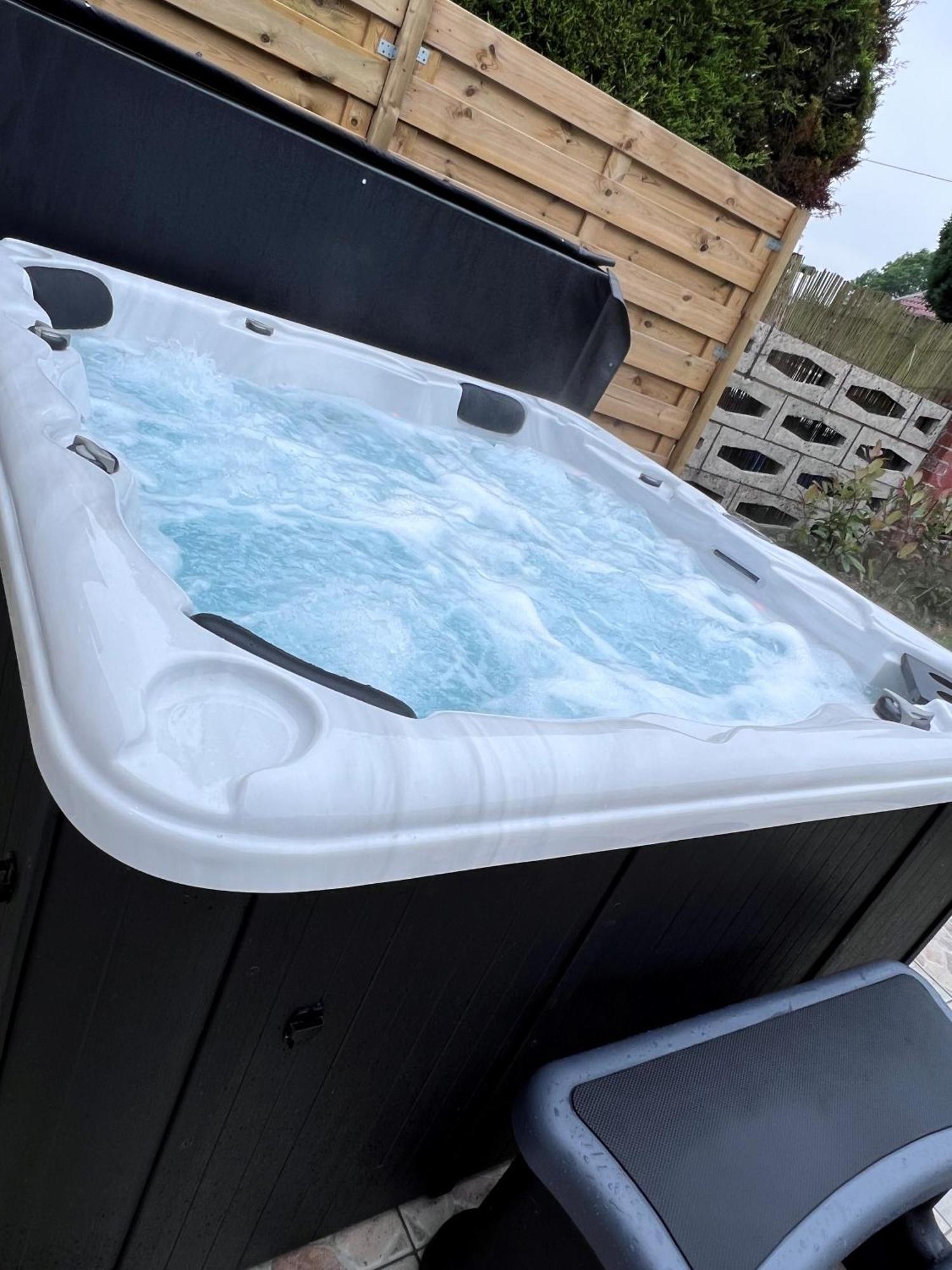 Gite Rubis - Jacuzzi - Pairi Daiza - 6 Pers Brugelette Extérieur photo